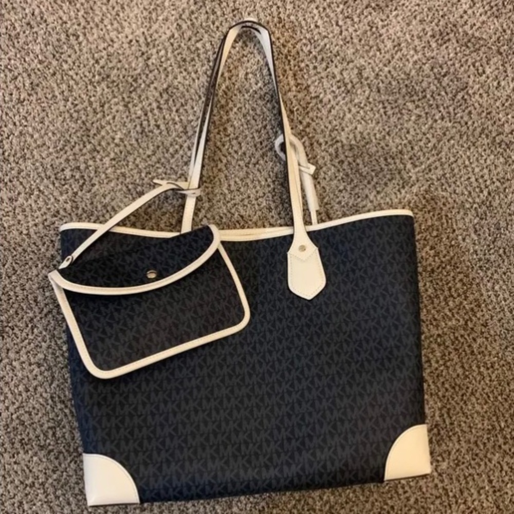Michael kors tote